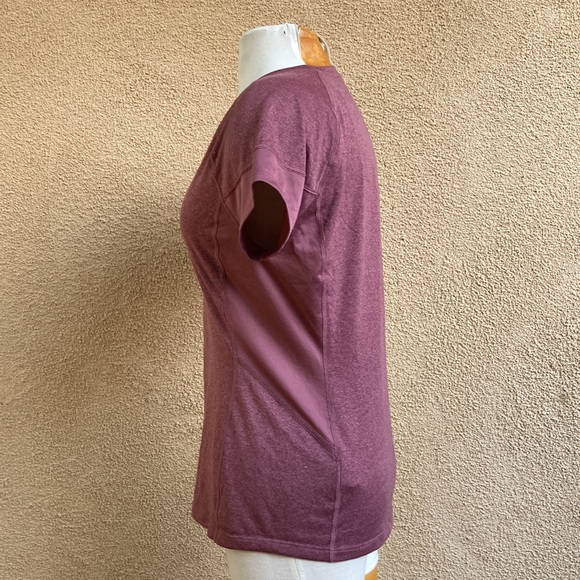 North Face Flash Dry T Shirt V Neck - Picture 5 of 10